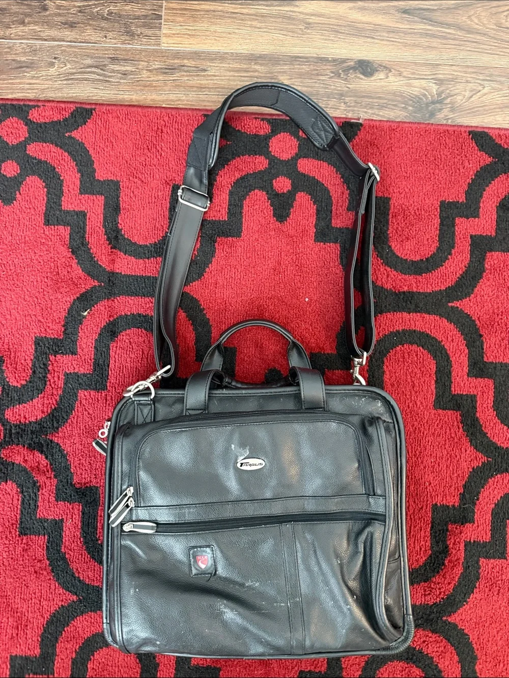 Targus Black Leather Laptop Briefcase with Shoulder Strap